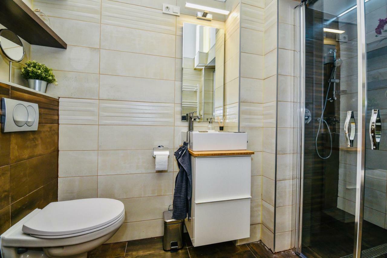 Heart Apartment With Free Private Parking Budapest Exterior photo